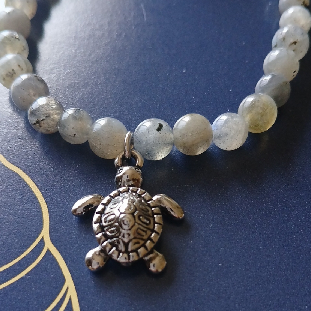 🎉SOLD🎉Labradorite Gem Bracelet with Silver Turtle Charm